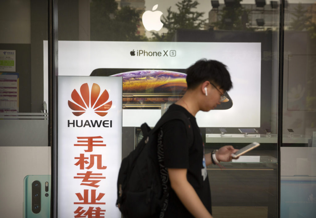 Απτόητη η Huawei: Παραμένει στη δεύτερη θέση παγκοσμίως μετά τις αμερικανικές απαγορεύσεις