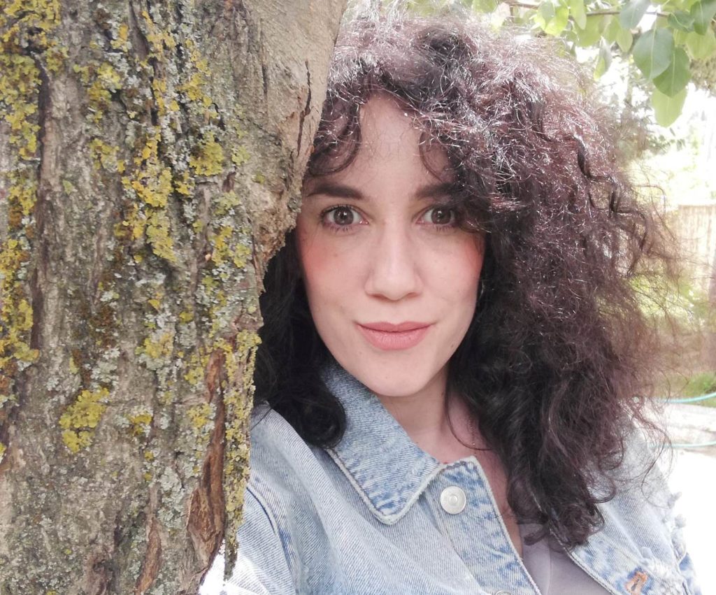 Πώς είναι να είσαι 28 ετών με Σκλήρυνση κατά Πλάκας; Η δημοσιογράφος Όλγα Στέφου μοιράζεται τη δική της ιστορία
