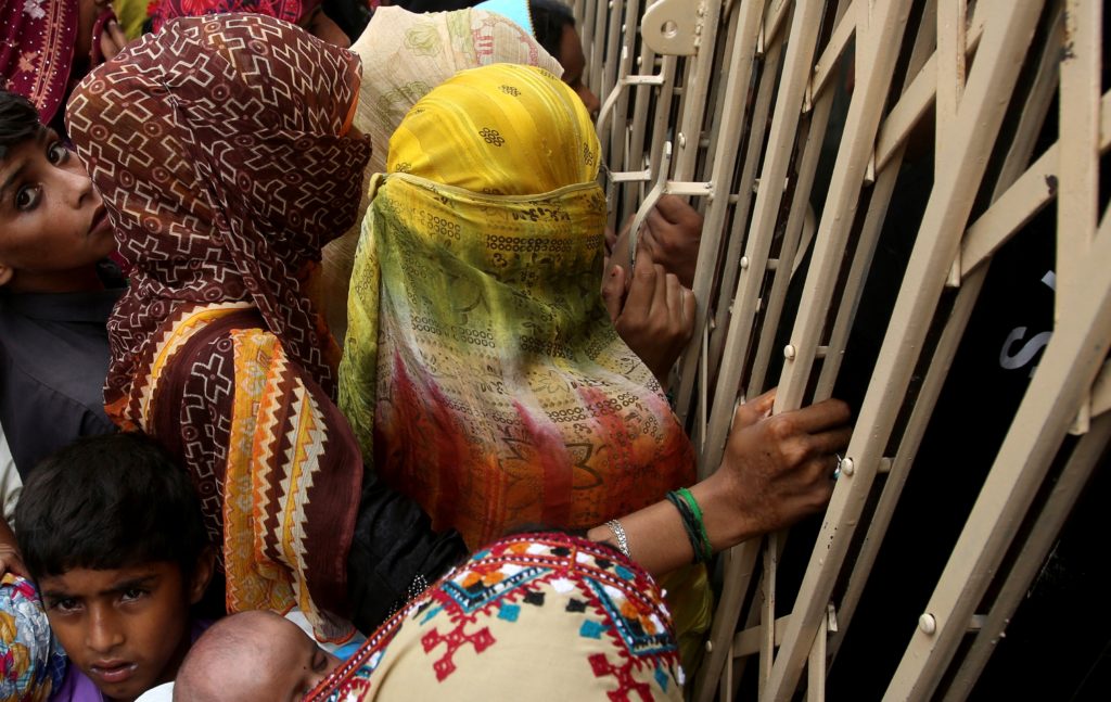 Πακιστάν: Ένας άνδρας στραγγάλισε τη σύζυγό του αφού εκείνη βρέθηκε θετική στον ιό HIV
