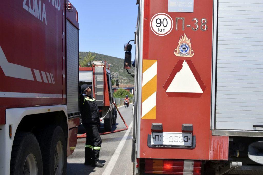 Πυρκαγιά σε φορτηγό στην Αττική οδό – Ουρές χιλιομέτρων