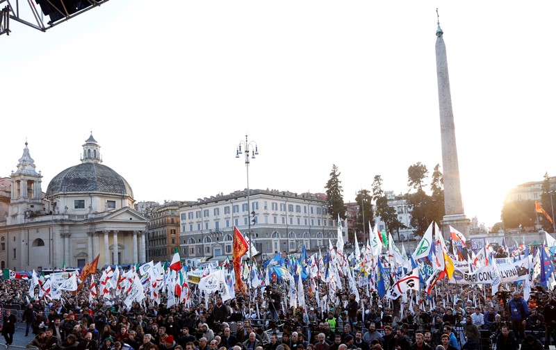Tagesspiegel: Μίσος εναντίον των ξένων, φασιστικές πορείες – Δεν αναγνωρίζουμε την Ιταλία πια