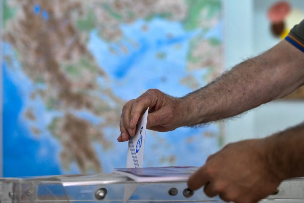 Κερδισμένοι και χαμένοι των εκλογών: Το «παζλ» των 13 Περιφερειών – Σε επίπεδο ρεκόρ η αποχή