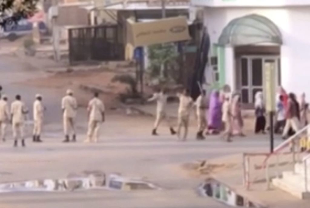 Σουδάν: Πέντε νεκροί σε στρατιωτική επιχείρηση διάλυσης καθιστικής διαμαρτυρίας (Photos)
