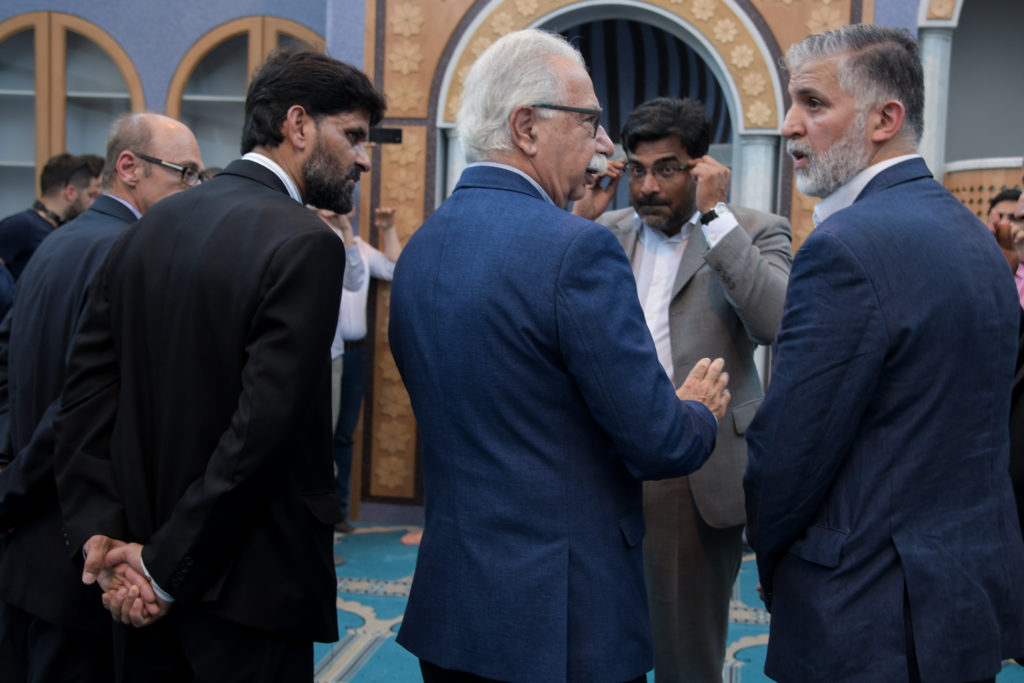 Επίσκεψη Γαβρόγλου στο Ισλαμικό Τέμενος: Ο καθένας έχει το δικαίωμα της προσευχής (Photos)