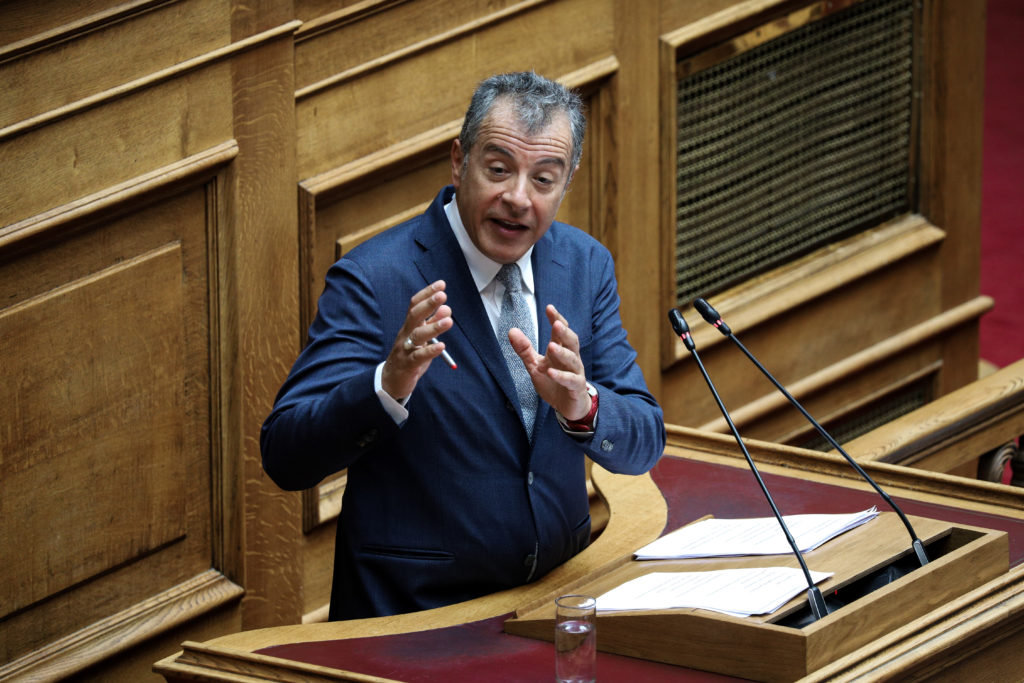 Θεοδωράκης: Αποχαιρετώ τη Βουλή πολιτικά ηττημένος, αλλά υπερήφανος (Video)