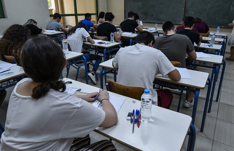 Πρωτοφανές: Μαθητές εσπερινού λυκείου δεν έδωσαν εξετάσεις γιατί οι εργοδότες δεν έδωσαν άδεια