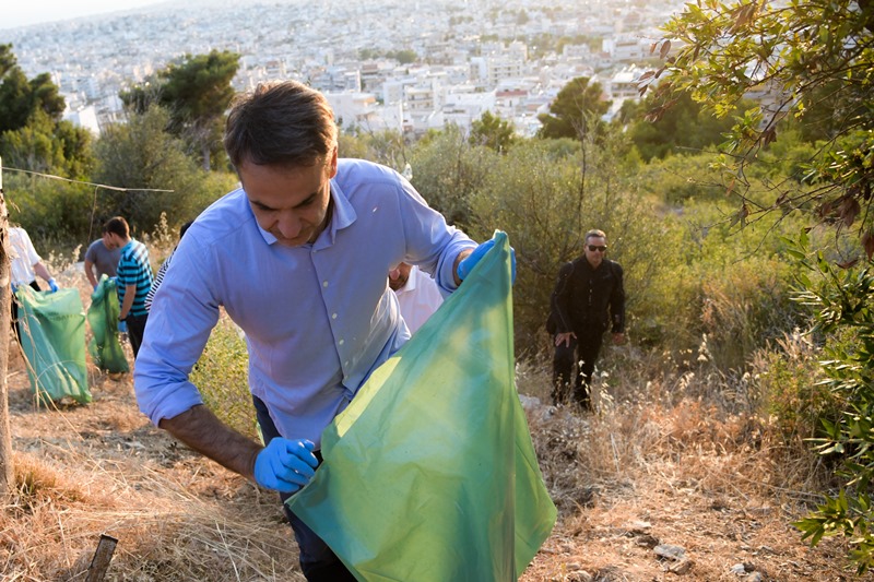 Επιχείρηση μετάλλαξης του Κυριάκου Μητσοτάκη