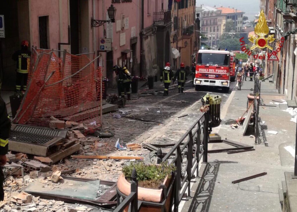 Ισχυρή έκρηξη στην πόλη Ρόκα ντι Πάπα, κοντά στη Ρώμη – Τραυματίστηκαν μικρά παιδιά (Photos & Video)