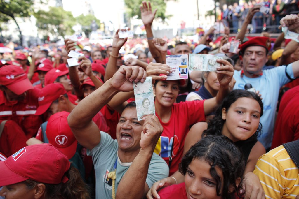 Βενεζουέλα: Χάος από τον πληθωρισμό – Νέα χαρτονομίσματα ρίχνει στην αγορά η Κεντρική Τράπεζα