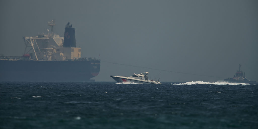 Εκκενώθηκαν δύο δεξαμενόπλοια στον κόλπο του Ομάν –  Πληροφορίες για εκρήξεις