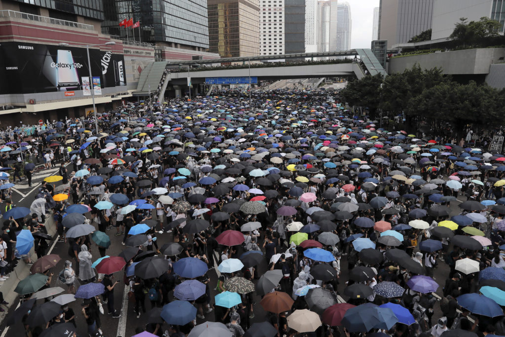 Γιατί οι πολίτες του Χονγκ Κονγκ βγήκαν στους δρόμους;
