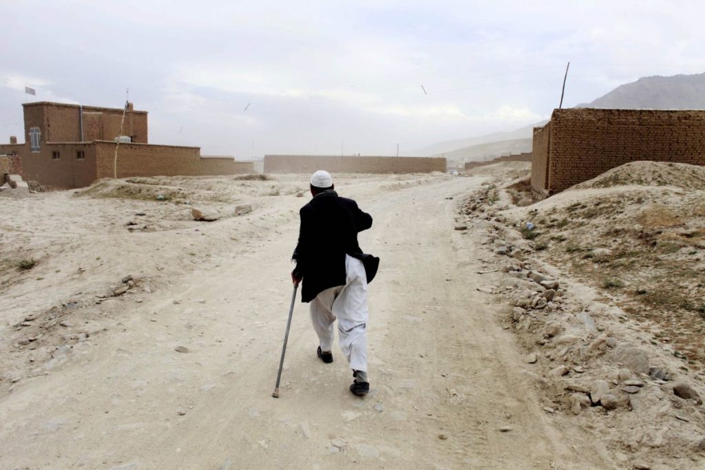 Αφγανιστάν: Καρέ – καρέ η κατάρρευση αρχαίου πύργου στην ακρόπολη της ιστορικής πόλης Γκαζνί (Video)