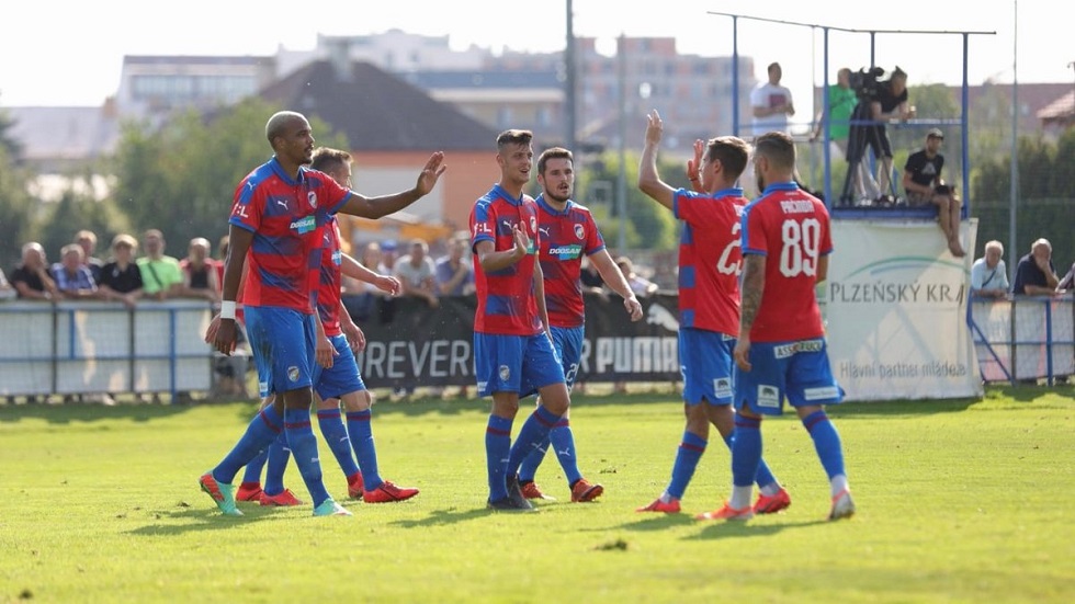 Φιλική νίκη 4-1 για την Βικτόρια Πλζεν