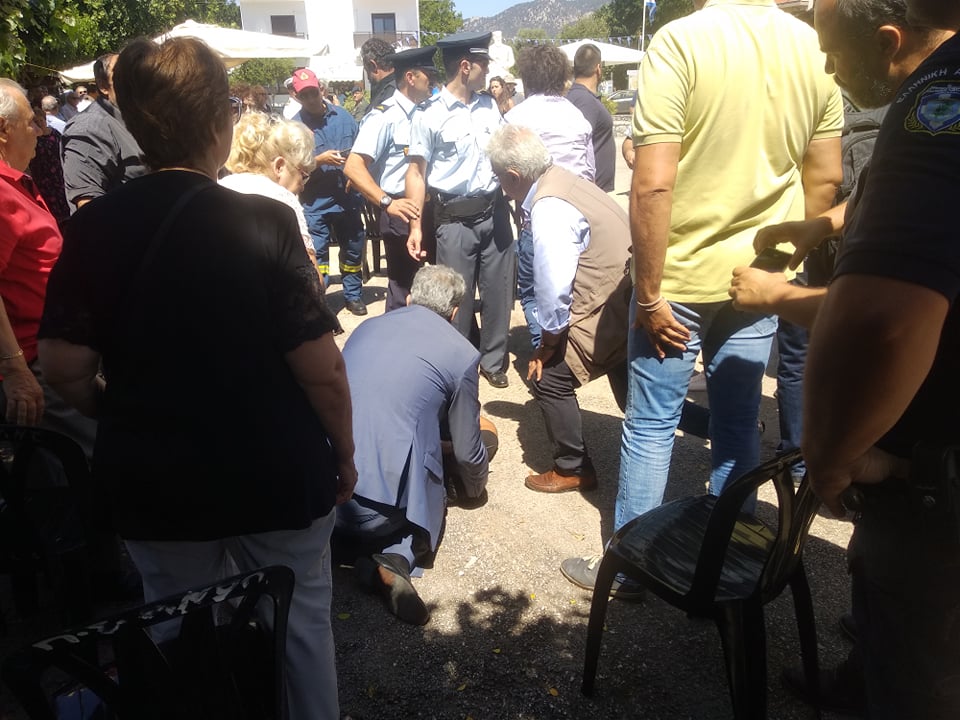 Χανιά: Ο Πολάκης έσωσε άτομο σε εκδήλωση στα Σφακιά (Photos)