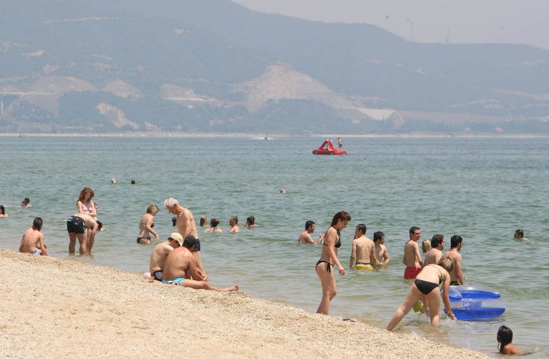 Σοβαρός τραυματισμός λουόμενου από ταχύπλοο στη Χαλκιδική