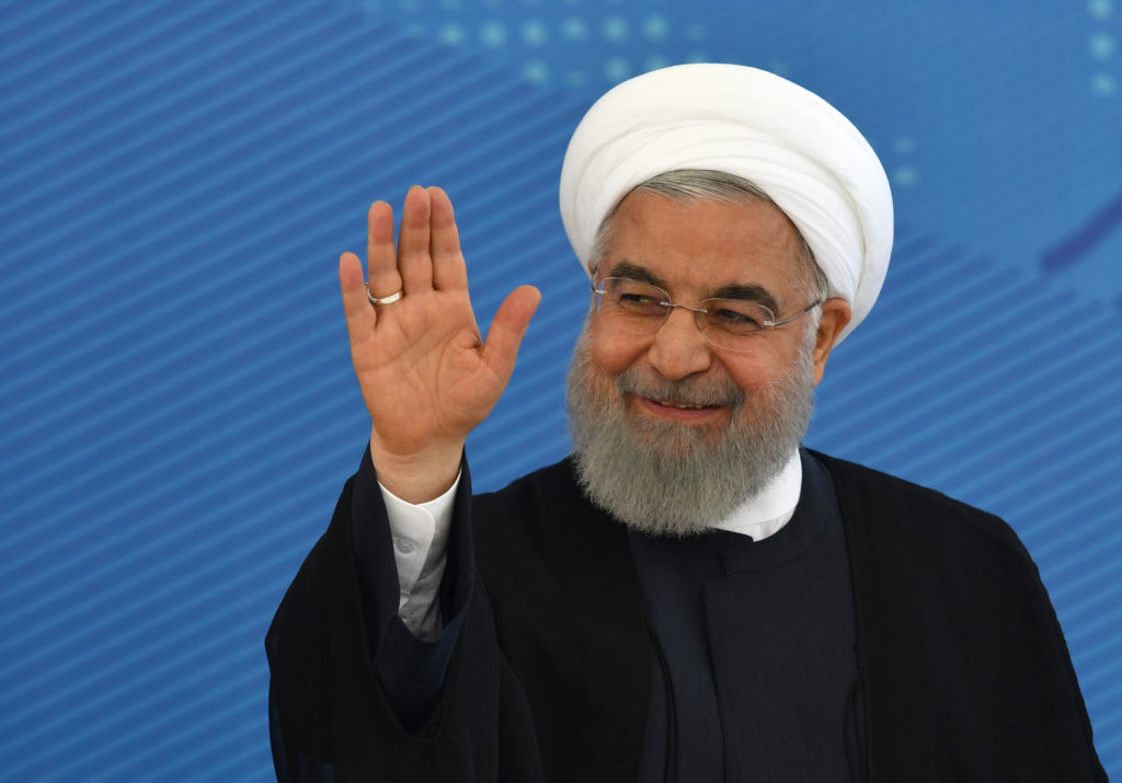 Ιράν: «Ηλίθιες» οι νέες αμερικανικές κυρώσεις