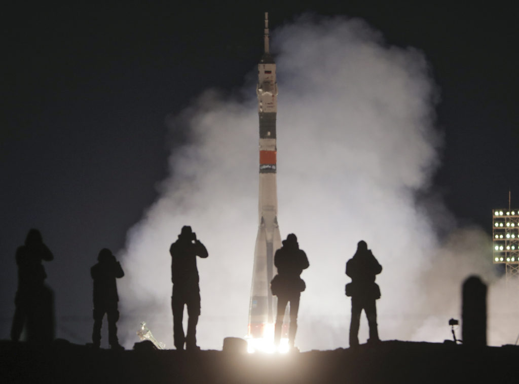 Ρωσία: Τρεις αστροναύτες του Διεθνούς Διαστημικού Σταθμού (ISS) επέστρεψαν επιτυχώς στη Γη