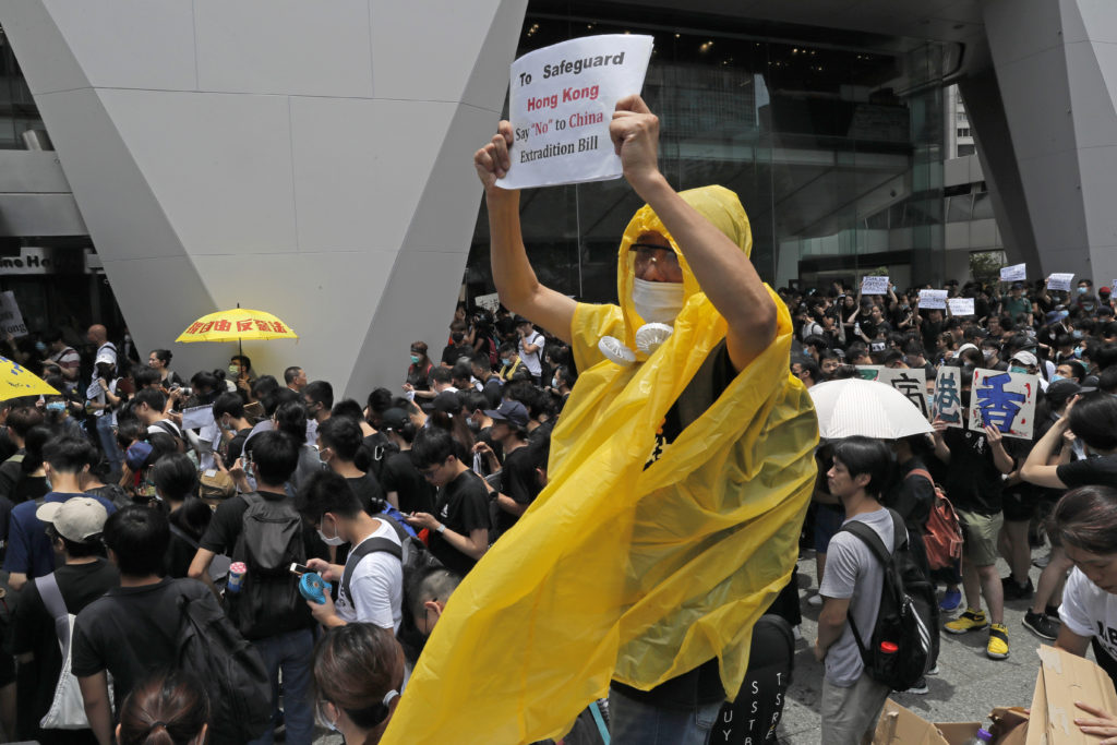 Χονγκ Κονγκ: Τη στήριξη των ξένων προξενείων ζητούν οι διαδηλωτές