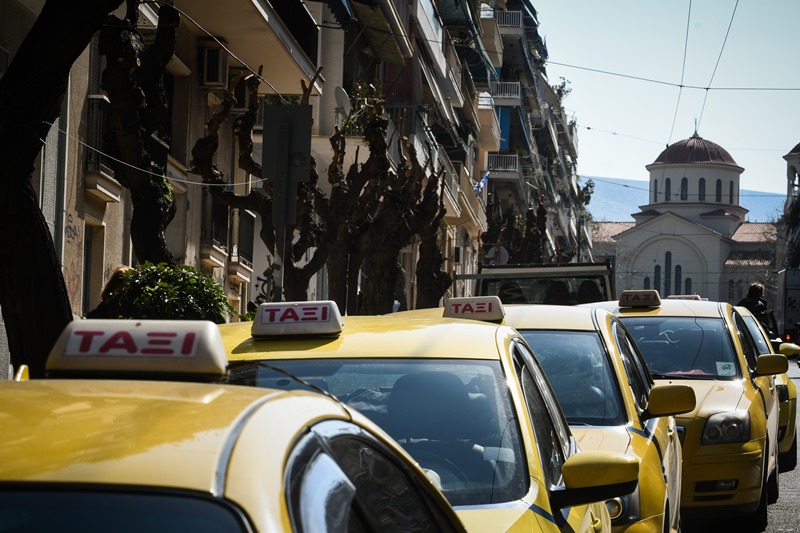 «Στη φάκα» 11 οδηγοί ταξί για επέμβαση στις ταμειακές μηχανές