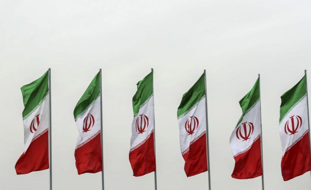 Πυρηνικό πρόγραμμα Ιράν: Η Τεχεράνη απειλεί να υπαναχωρήσει και από άλλες δεσμεύσεις εντός 60 ημερών
