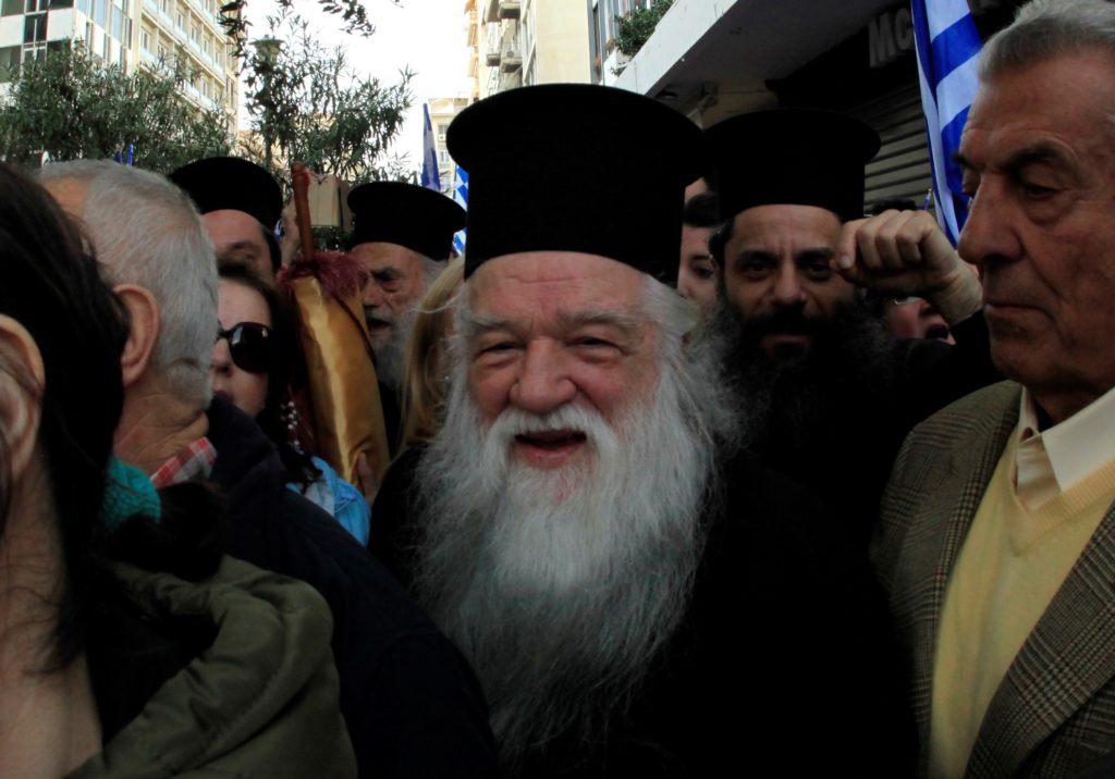 O «Άγιος» Καλαβρύτων Αμβρόσιος σε προεκλογικό κήρυγμα μίσους κατά ΣΥΡΙΖΑ και Τσίπρα