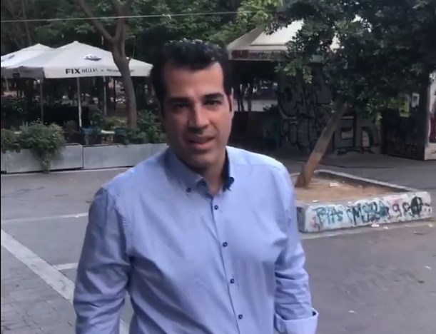 «Πρωινή γυμναστική» από τον Θάνο Πλεύρη στην πλατεία Εξαρχείων – Το Twitter τον «γλεντάει»(Video)