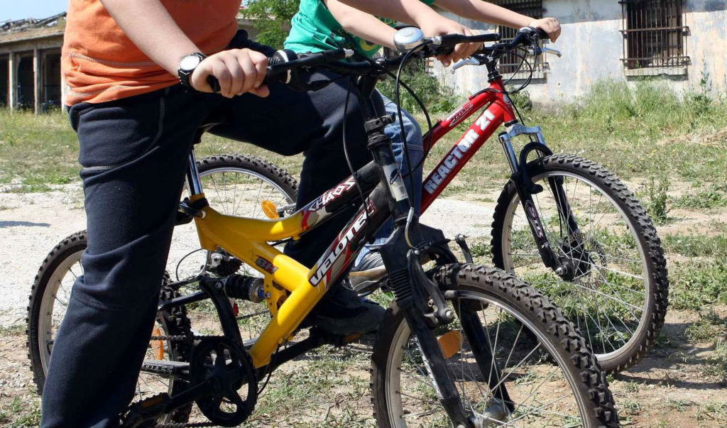 Θεσσαλονίκη: 10χρονος με ποδήλατο παρασύρθηκε απο ΙΧ