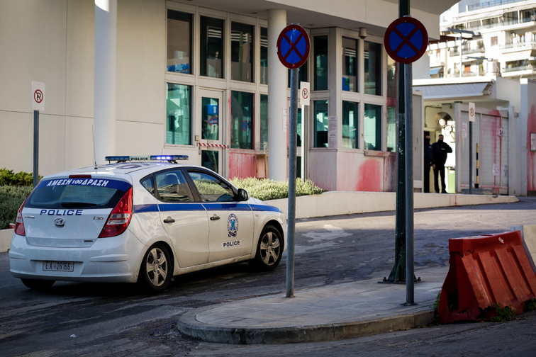 Ηλιούπολη: Είχε στήσει πλήρως εξοπλισμένο εργαστήριο πλαστών εγγράφων