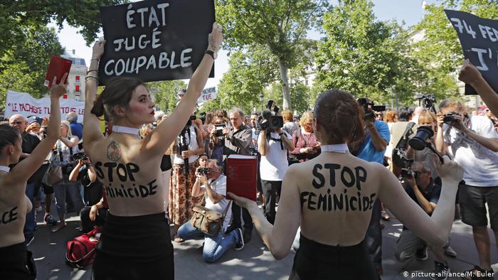 Διαδήλωση στο Παρίσι για τις εκατοντάδες γυναικοκτονίες στη Γαλλία (Photos)