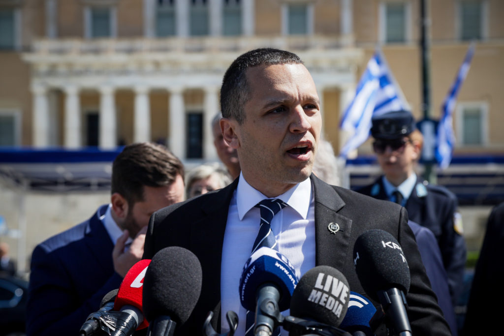 Ο Κασιδιάρης εμφανίστηκε και ζητά επανακαταμέτρηση των ψήφων της Χρυσής Αυγής