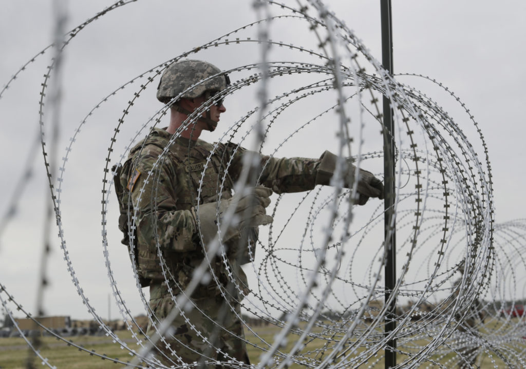 ΗΠΑ: Το υπ. Εσωτερικών και Ασφάλειας ζητά ακόμα 1.000 στρατιώτες στα σύνορα με το Μεξικό