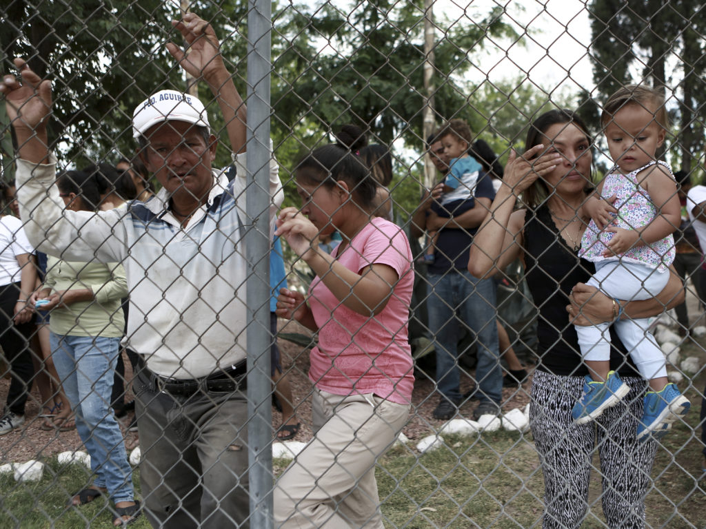 ΗΠΑ: Στρατιώτες συνελήφθησαν να βοηθάνε μετανάστες στα σύνορα με το Μεξικό
