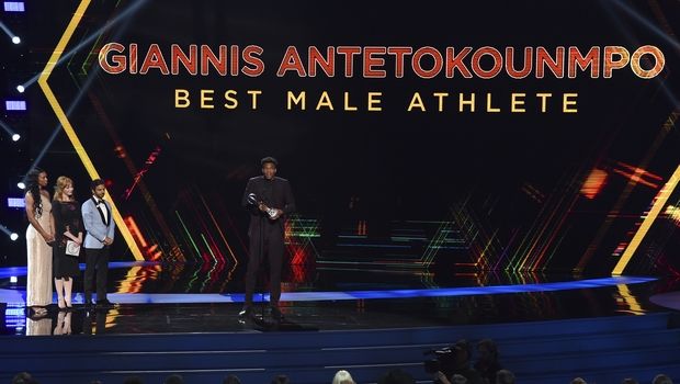 Βραβεία ESPN: Κορυφαίος «Αθλητής της χρονιάς» και «Καλύτερος ΝΒΑer» ο Γιάννης Αντετοκούνμπο!