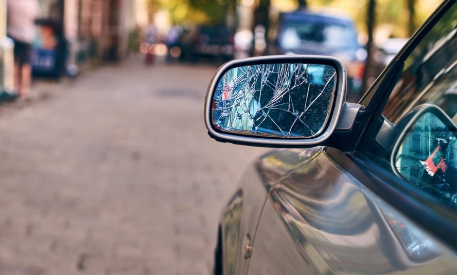 Βόλος: Μεθυσμένος έσπαγε καθρέφτες αυτοκινήτων – Μετά τον 13ο συνελήφθη