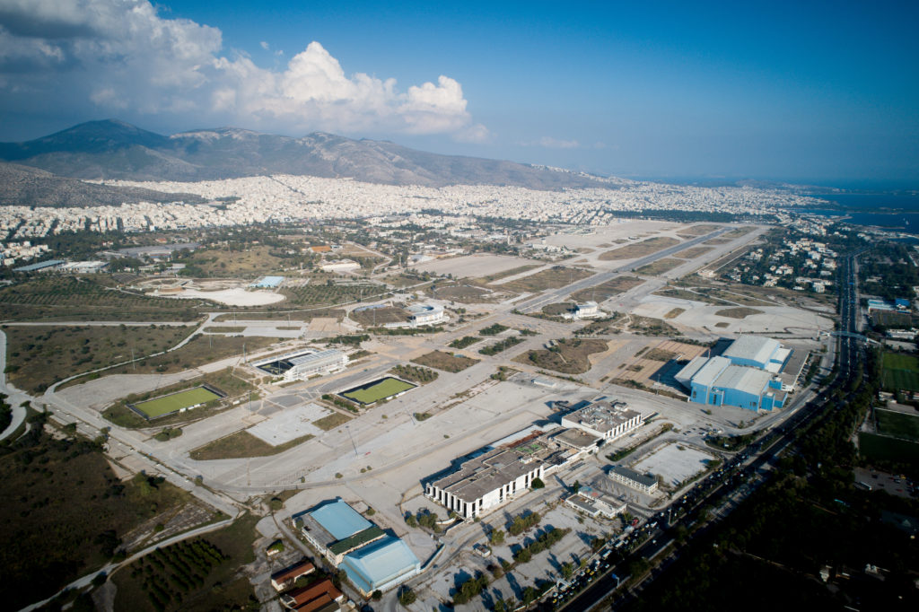 Ελληνικό πάνω, μισθοί κάτω…