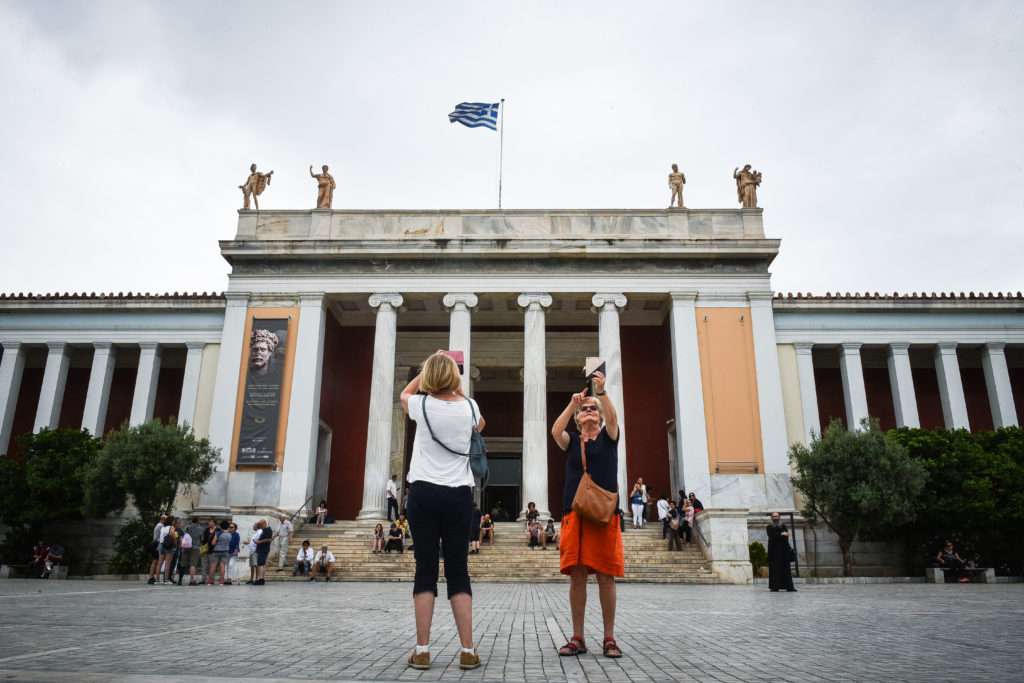 Πτώση σε πληρότητα και έσοδα για τα ξενοδοχεία της Αθήνας το α’ εξάμηνο