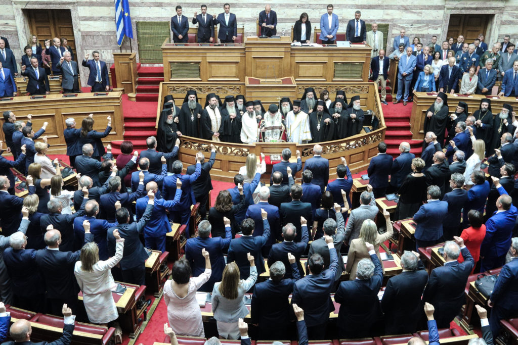 Ορκίστηκε η νέα Βουλή (Video)