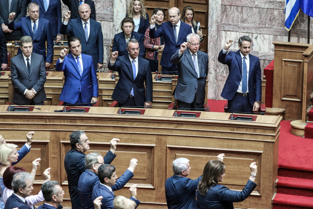 Βουλή: Πίσω από την αυλαία της ορκωμοσίας