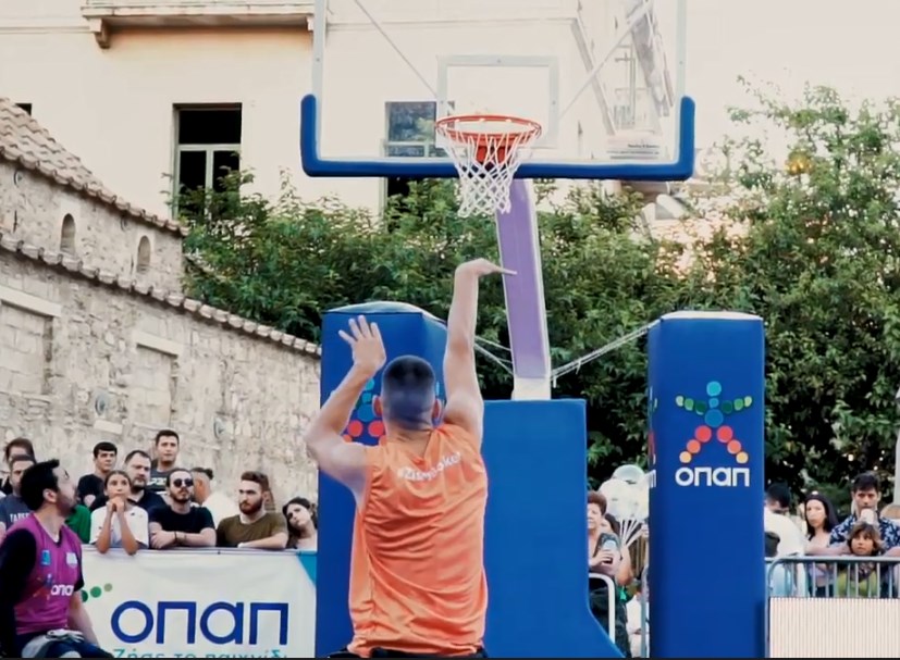 «Midnight 3on3 Streetball» από ΟΣΕΚΑ και ΟΠΑΠ στο Μοναστηράκι – Το μπάσκετ με αμαξίδιο πάει παντού