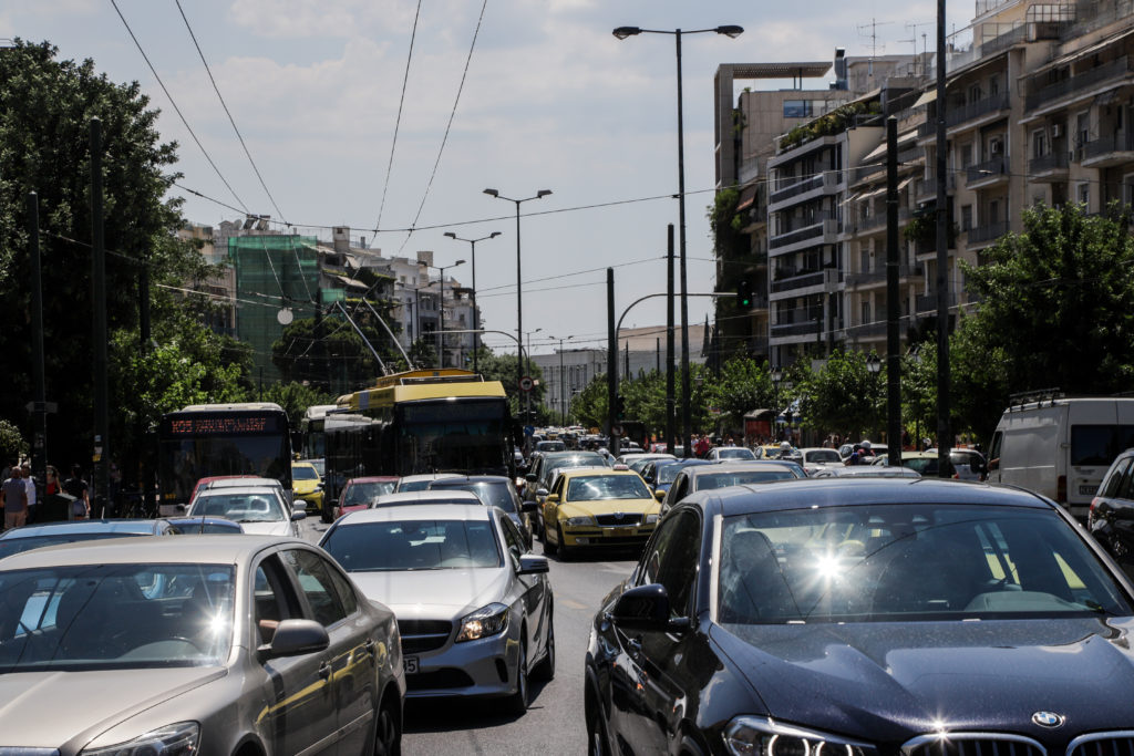 Χάος στους δρόμους μετά την ισχυρή δόνηση (Photos)