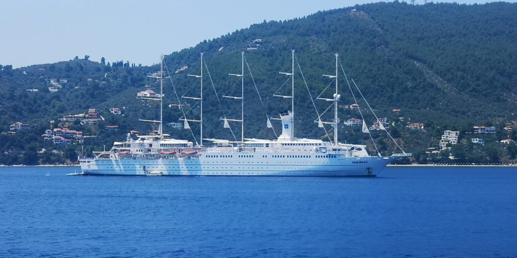Στον Βόλο το περίφημο κρουαζιερόπλοιο-ιστιοφόρο “Club Med 2”