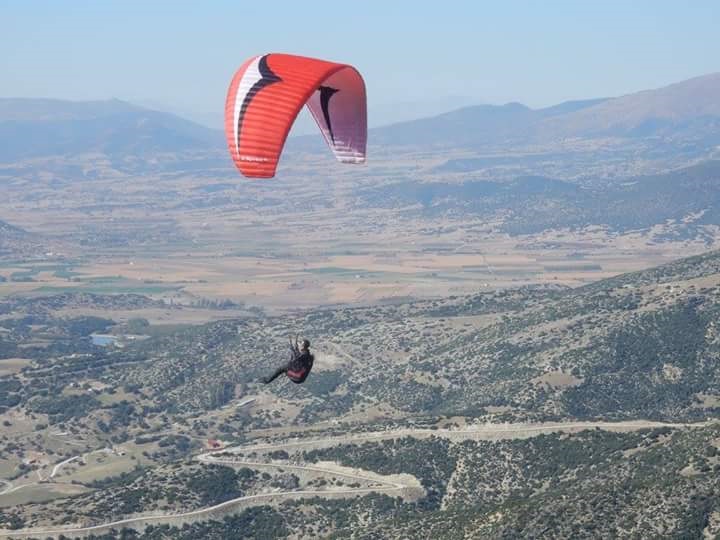 Θεσσαλονίκη: Τραυματίστηκε 23χρονος που έκανε παραπέντε