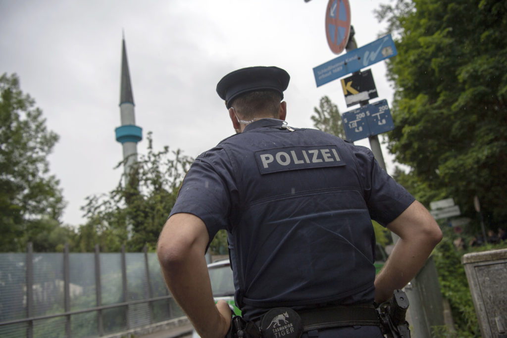 Γερμανία – Ρατσιστική επίθεση: Πυροβόλησαν 26χρονο μέσα από αυτοκίνητο – Νεκρός ο δράστης