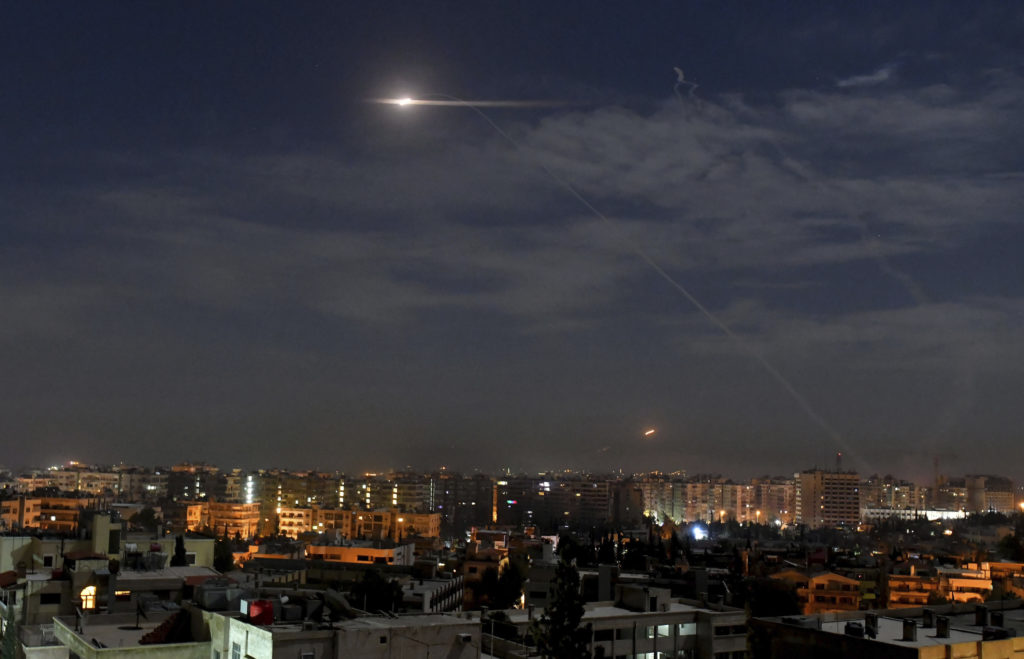 Συρία: Επίθεση με πυραύλους – «Μάλλον ισραηλινοί» αναφέρει ΜΚΟ
