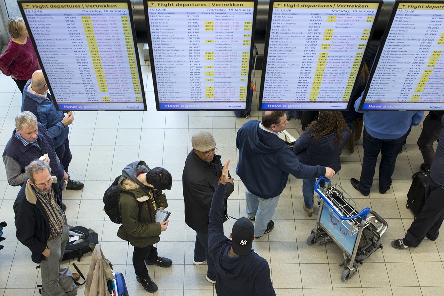 Απρόσμενο συμβάν στο αεροδρόμιο του Άμστερνταμ – Στο έδαφος δεκάδες αεροπλάνα επειδή… ξέμειναν από καύσιμα