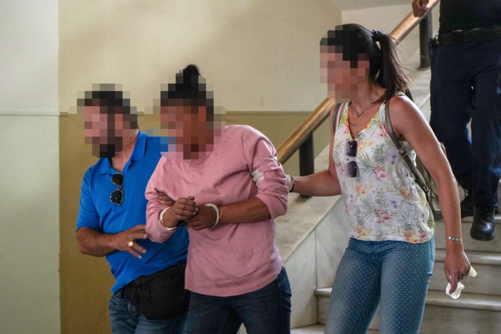 Κρήτη: Προφυλακίστηκε η Γαλλίδα που κατηγορείται  ότι σκότωσε με ψαλίδι τον σύντροφό της