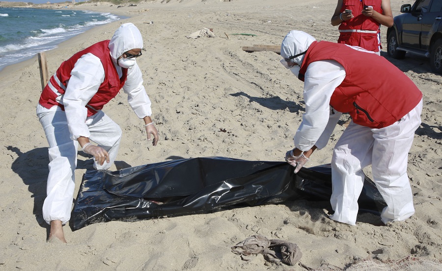 Θρήνος στις λιβυκές ακτές: Περισυνελέγησαν 62 σοροί από το ναυάγιο