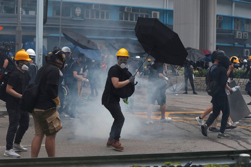 Χονγκ Κονγκ: Δακρυγόνα και πάλι εναντίον των διαδηλωτών
