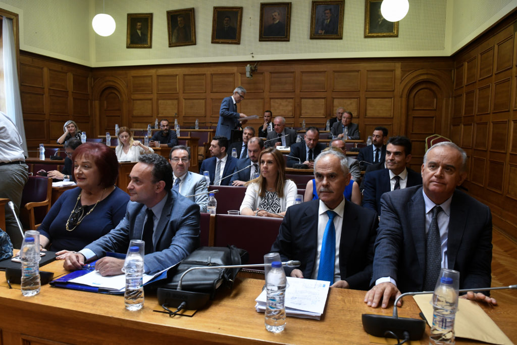 Αλαλούμ στο πρώτο νομοσχέδιο της ΝΔ με δριμεία κριτική από ΣΥΡΙΖΑ – ΚΙΝΑΛ