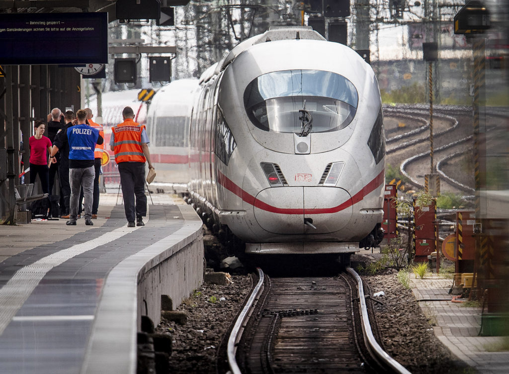 Γερμανία: Άνδρας έσπρωξε οκτάχρονο στις ράγες του τρένου – Νεκρό το παιδί